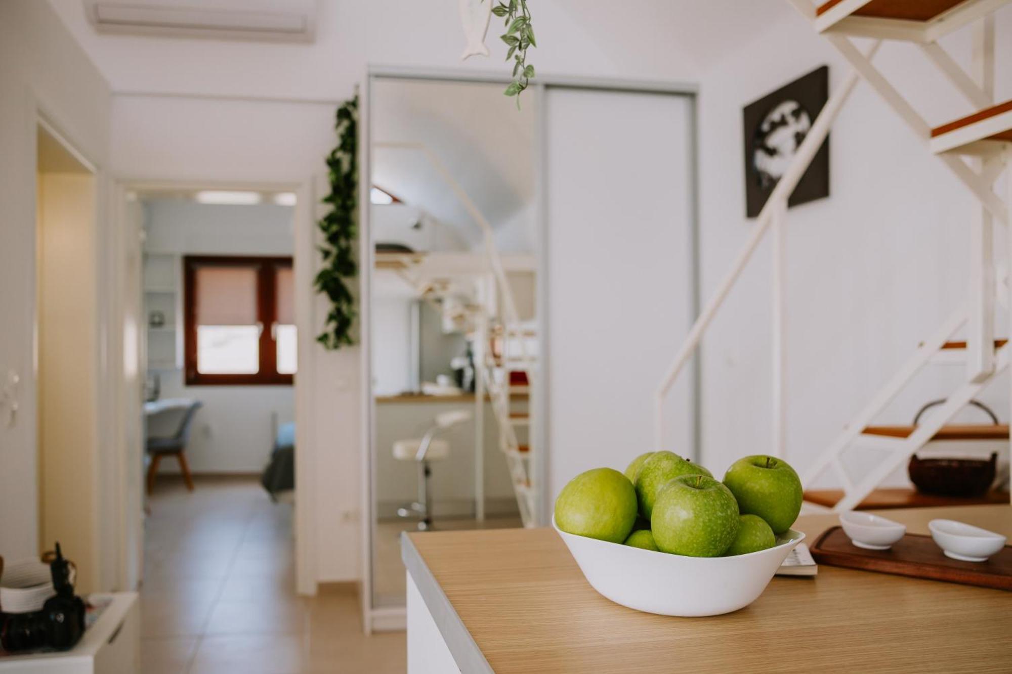 Sun Stories Suites Vóthon Zewnętrze zdjęcie